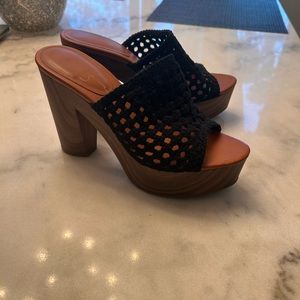 Cute Jessica Simpson slide one only worn once